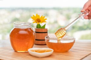 Honig ist auch für die Behandlung von Wunden sehr gut geeignet. Foto TatianaMara via Twenty20